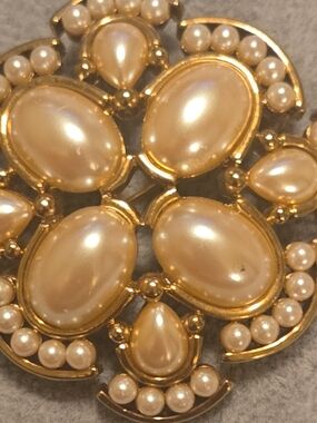 Monet Gold-Tone Pearl Cluster Brooch - Cream Pearls